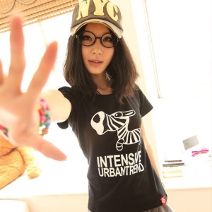 Hodoo 小斑马 韩版女款可爱短袖T恤(米白) TS1020