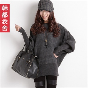 【时尚新品】韩都衣舍 韩国秋冬新品女蝙蝠袖纯色毛衣LA1071