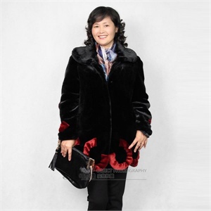 楼尚楼 韩版中老年女装时尚大翻领绒毛上衣 ylfn 东方丽人916#
