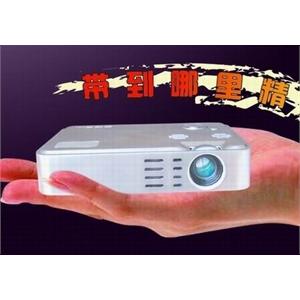 爱播客P81微型投影机 全金属外壳．自带2G内存