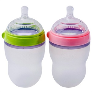 Comotomo妈妈乳感硅胶奶瓶双包装(250ML,粉色和绿色各一个，奶嘴流量为二滴，适合3-6个月）