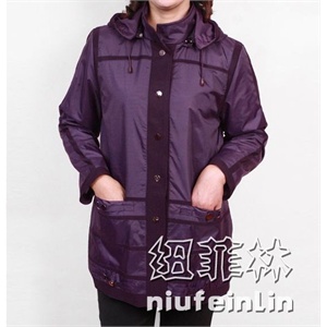 楼尚楼 中老年服饰 秋冬装 时尚妈妈风衣