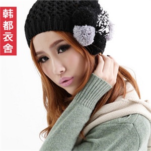 【货到付款】韩都衣舍 韩国秋冬新品女韩版七颗球毛线帽子KC1064