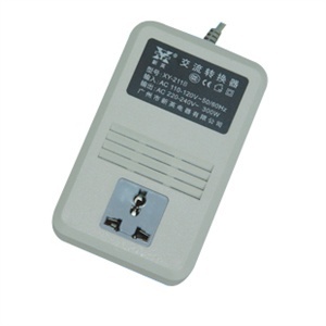 新英变压器新品110V转220V 211B300W万用插孔