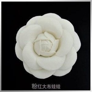 粉红大布娃娃正品 白色山茶花胸针-满百元加19元换购