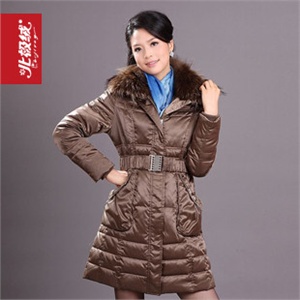 2010冬季新款 北极绒羽绒服专柜正品女式中长款981063大毛领时尚
