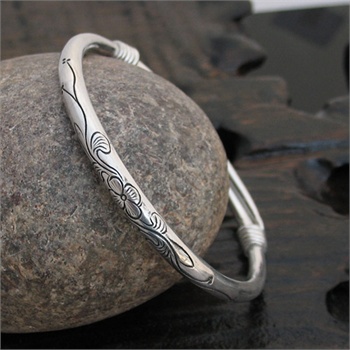 百银灵动幸运四叶草推圈纯银手镯s990足银纯手工sz030p中号